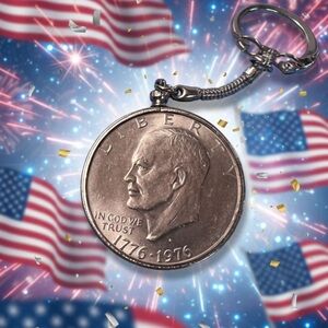 1776-1976 Bicentennial Eisenhower Liberty Bell Moon One Dollar US Coin & Chain